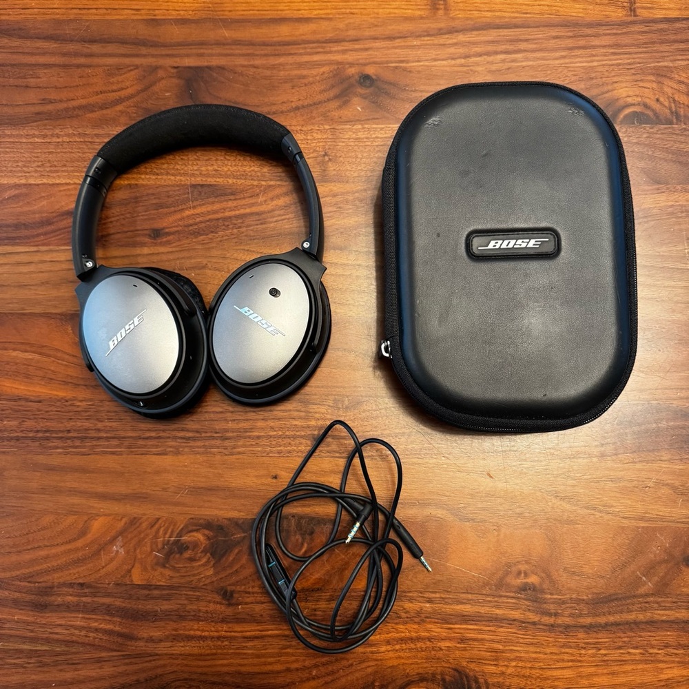 Bose Black and Silver Headphones with Case